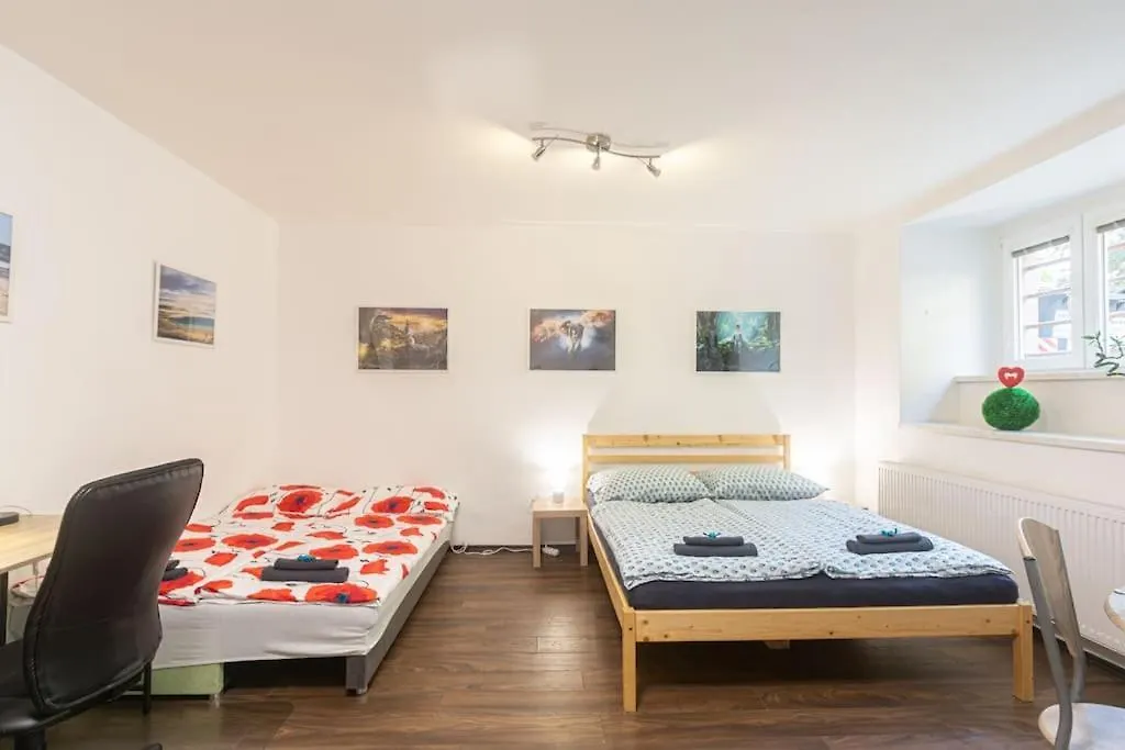 Cozy Basement Flat, Skyshowtime, 3 Minutes To Center Prag Tschechische Republik
