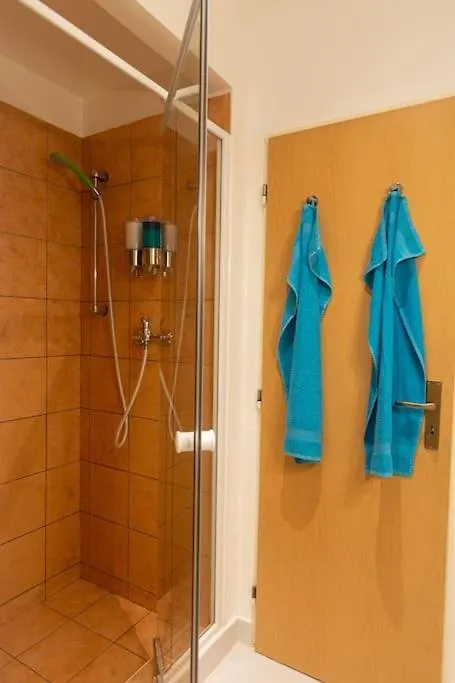 Cozy Basement Flat, Skyshowtime, 3 Minutes To Center Prag
