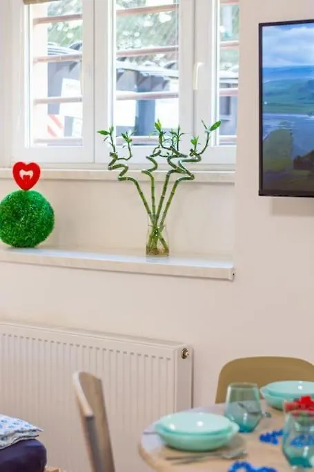 Cozy Basement Flat, Skyshowtime, 3 Minutes To Center Prag 0*,  Tschechische Republik
